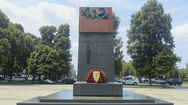 Сгенерировано ИИ